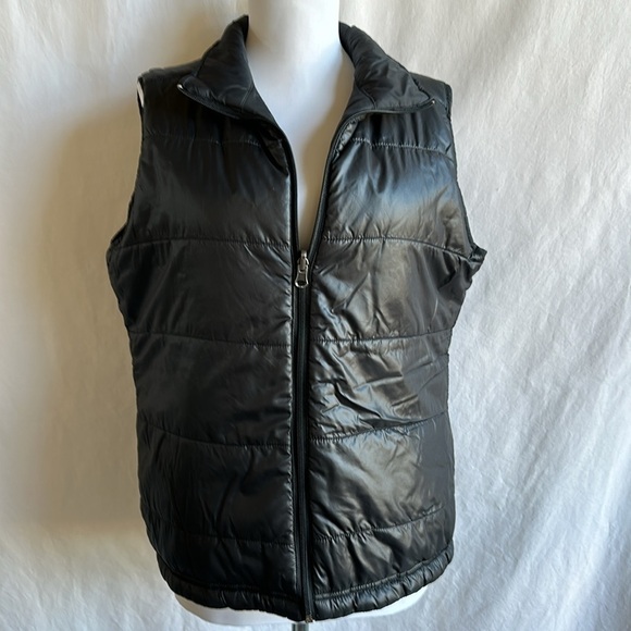 Reversible black puffer vest - Picture 9 of 15